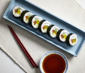 Futo-Maki-Zushi (Large Spiral Sushi Rolls)