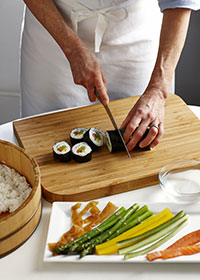 cut sushi rolls