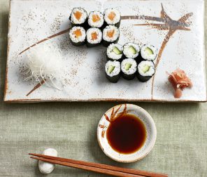 Hoso-Maki-Zushi (Small Sushi Rolls)