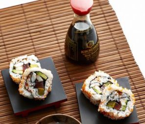 Ura-Maki-Zushi (Inside-Out Sushi Rolls)