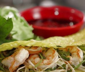 Vietnamese Pancakes with Prawns, Ginger & Soy Dipping Sauce