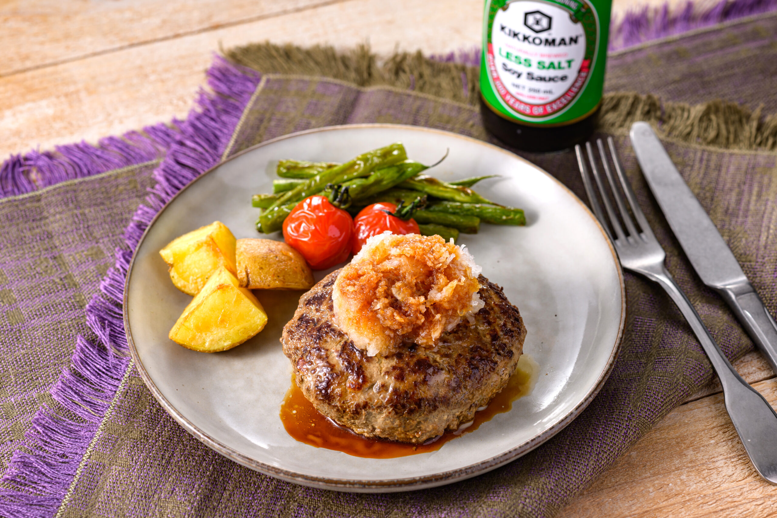 Low-Salt Japanese-style Hamburger Steak with Grated Daikon Sauce