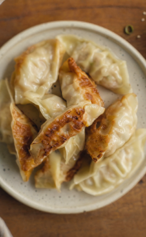 PAN-FRIED GYOZA WITH DIPPING SAUCE